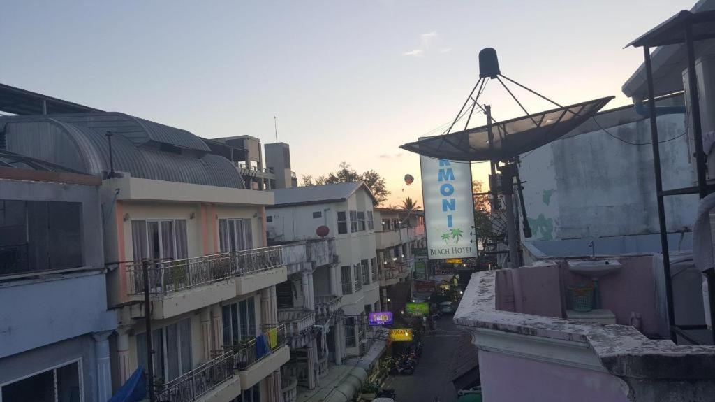 Long Beach Hotel Patong Exterior photo